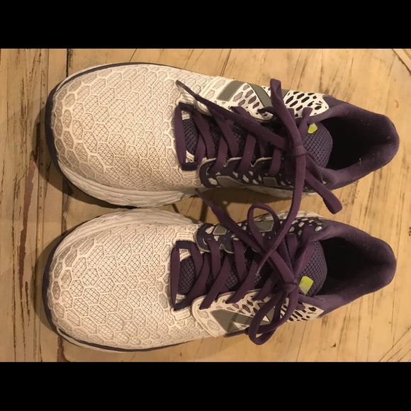 New Balance running shoes - Picture 2 of 4